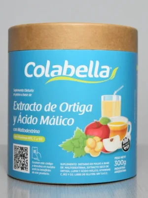 Envase de bebida en polvo Colabella con extracto de ortiga y ácido málico, 300 gramos, con imágenes de frutas y hojas en la etiqueta azul